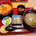 鼓道 - 特上親子丼かけ蕎麦セット（2130円）