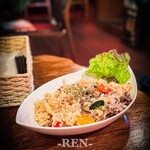 カフェ ド ハーフェン - グリル野菜と牛肉のガーリックピラフ 1,200円