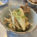 たべごとや みなと - たべごとや　みなと　やげん軟骨ときのこの手作り柚子ぽん和え with 唐辛子味噌　焼酎のお湯割りにベストマッチしてくれたひと品