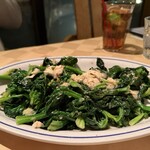 ピッツェリア ジンガラ - 縮みほうれん草のアンチョビソテー