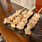 軽食酒場 鳥あえず… びーる - セセリと皮　各2本