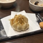 炭火焼ごっつり - にんにく丸揚げ