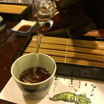 舞扇 - 蕎麦湯は自然体、この写真は他レビュアーさんとの共同作業です（笑）