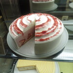 HARBS - 2025年12月13日(土) お店のショーケース。