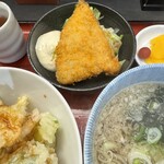 名物げそ天丼と自家製うどん お多福 - 