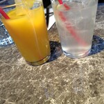 THE PIG ＆ THE LADY - マンゴージュースとレモングラス&ジンジャーソーダ