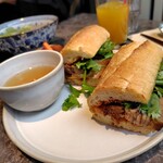 THE PIG ＆ THE LADY - スープに浸して頂きます。