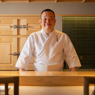 松倉草平氏(マツクラソウヘイ)――世界を経て札幌に根ざす鮨人