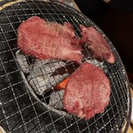 炭火焼肉 牛灯 - 