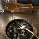 エル・ペスカドール - ワイン忘れた笑　イカが柔らかくてびっくり　ソースも旨い