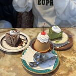 喫茶 ぽると - 左から　カフェモカバスチー、喫茶店のプリン、抹茶餡バターバスチー