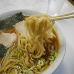 太くてコシの有る手打ち麺！