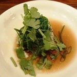 私厨房 勇 - 和歌山県産ヒラメの野沢菜蒸し　フィッシュソース