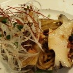 私厨房 勇 - 活鮑の四川ソース　その肝の和え麺添え