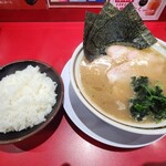 家系ラーメン 王道家直伝 青森野呂家 - 塩味+ライス『中』