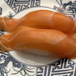 廻鮮寿司 塩釜港 - 「生サーモン」