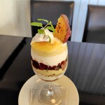 오토노와 카페 - 구운 고구마 브륄레 파르페