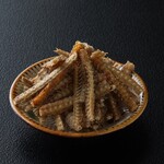 日田まぶし千屋 - 骨せんべい　パリパリとした食感が食欲をそそります