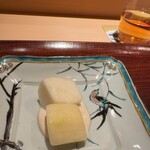 割烹 室井 - 旬の洋梨　大豆とごまのソース