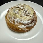 パン屋 Bocca - メープルウォルナッツロール