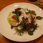 アノニム - サラダ西区のオーガニック野菜、弓削牧場の生チーズフロマージュ・フレかけ・・