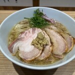 しおらーめん進化 - 背脂生姜焼豚ラーメン　1,600円