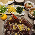 しおがま庵 - ちなみに毎度の蛇足だけど、たまたま貴重な柚子いただいたからカツオタタキの薬味に♡