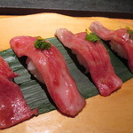 Tajimaya - ②三角にぎり寿司