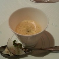 ラール・エ・ラ・マニエール - 毛ガニのスープとサラダ