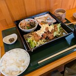 めし屋 里 - チキン南蛮定食