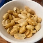 たまい駅前酒場 - バターピーナッツ　¥198