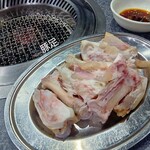 おもに - オモニの豚足はこのままでも食べられるらしい