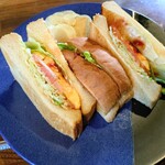 ダフネ珈琲館 - 厚焼き卵とロースハムのサンド