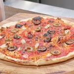 トリワイン ＰＩＫＯＳＨＨＨＵ - 自家製生地の小さいピザ