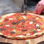 トリワイン ＰＩＫＯＳＨＨＨＵ - 自家製生地の小さいピザ