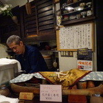 鮨大内 - カウンター席に着席です