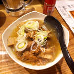 仙台牛焼肉　と文字 - 仙台牛の塩煮込み（￥410）。精肉部分とホルモン、両方入って食べ得です♪