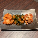 焼肉 銀うし - キムチ盛り合わせ