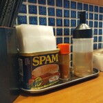 楽園食堂 城ヶ崎BLUE - カウンター上のメンバー