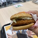 マクドナルド - 料理写真:メニュン写真と違うのは、マックの裏技でしょ(笑)