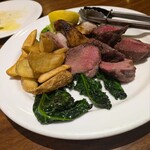 オステリア ピテカントロポ - 猪の炭火焼き