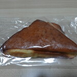 ベルマートキヨスク - 料理写真:三角チーズパン