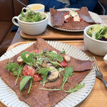 クレープリー・スタンド シャンデレール - ディジョン