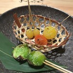 神谷町 なないろ - トマトのジュースが口の中で弾けます。芽キャベツも香ばしくお酒のつまみになります。