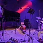 シンジュク・ピット・イン - 