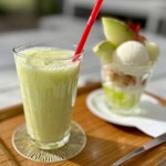 フルーツカフェ ニジ - 100%メロンジュース（1,100税込）
                                まんまメロン！そのもの！！
                                100%ですから当たり前ですが、濃厚です♡