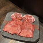 炭火焼ホルモン ぐう - 