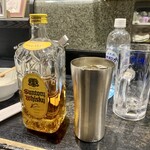 げん - 15分後、角スタートの人は2/3 飲んでます。あほやな。