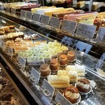 エーグルドゥース - ショーケース