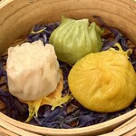 中国料理 「王朝」 - 金目鯛のシューマイ、鹿肉の小籠包、海老と春菊の蒸し餃子